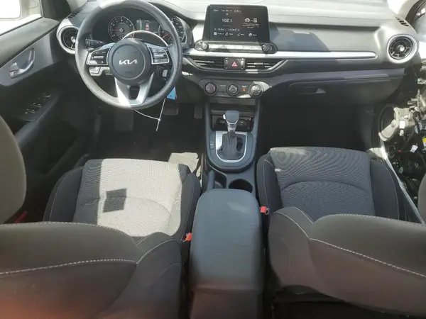 3KPF24AD6RE818009 2024 KIA FORTE - Image 8