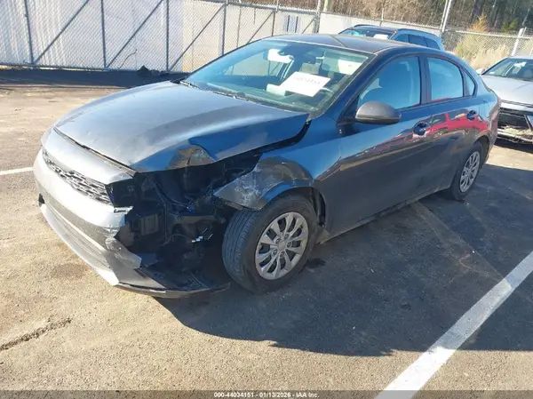 3KPF24AD6RE818396 2024 KIA FORTE - Image 2
