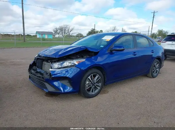 3KPF24AD6RE818821 2024 KIA FORTE - Image 2