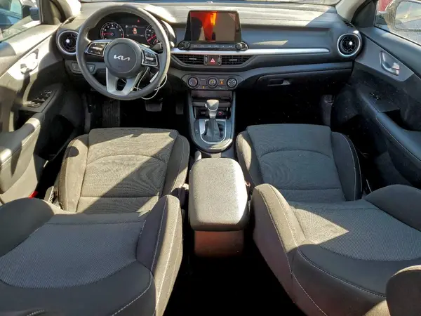 3KPF24AD6RE820438 2024 KIA FORTE - Image 8