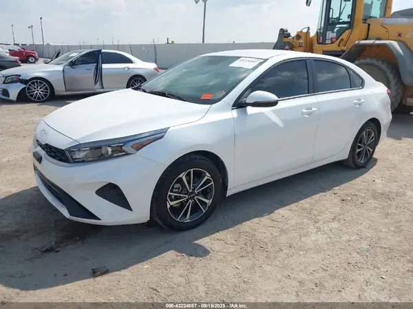 3KPF24AD6RE820679 2024 KIA FORTE - Image 2