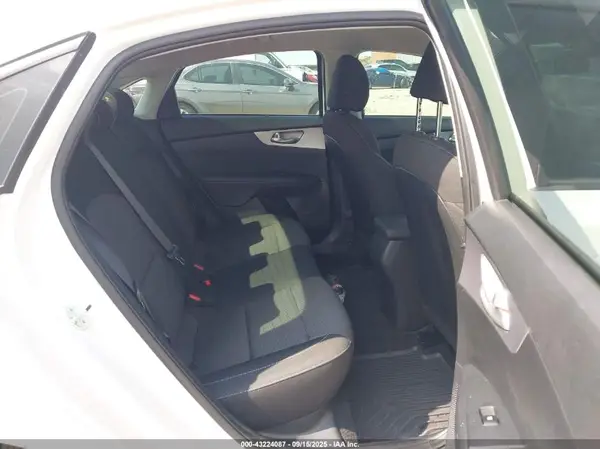 3KPF24AD6RE820679 2024 KIA FORTE - Image 8