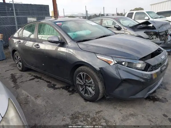 3KPF24AD6RE825431 2024 KIA FORTE - Image 1