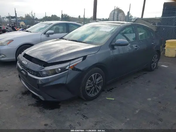 3KPF24AD6RE825431 2024 KIA FORTE - Image 2