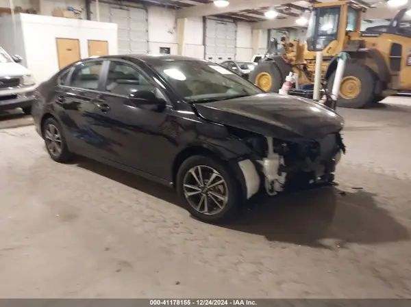 3KPF24AD6RE825834 2024 KIA FORTE - Image 1