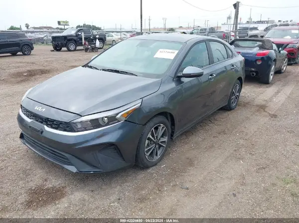 3KPF24AD6RE826806 2024 KIA FORTE - Image 2