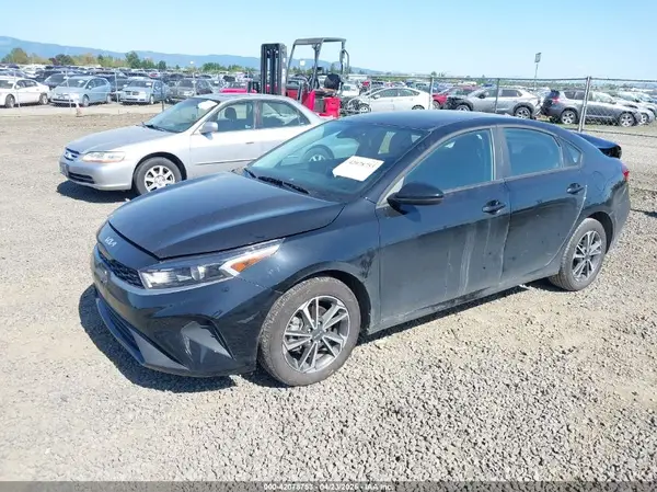 3KPF24AD6RE826949 2024 KIA FORTE - Image 2