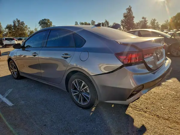 3KPF24AD6RE828569 2024 KIA FORTE - Image 2