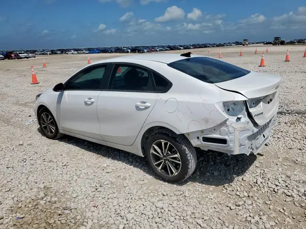 3KPF24AD6RE829043 2024 KIA FORTE - Image 2