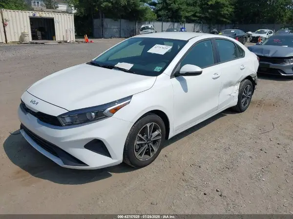 3KPF24AD6RE829124 2024 KIA FORTE - Image 2