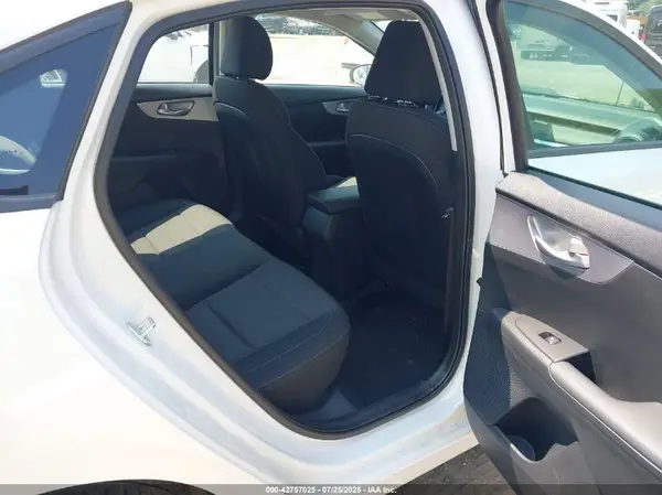 3KPF24AD6RE829124 2024 KIA FORTE - Image 8