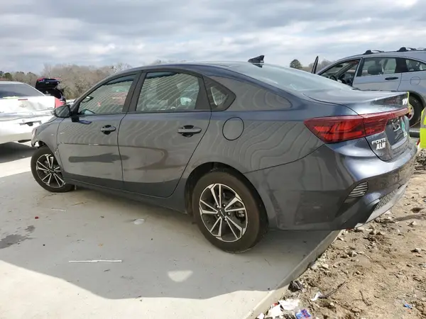 3KPF24AD6RE832587 2024 KIA FORTE - Image 2