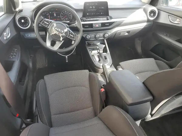 3KPF24AD6RE832587 2024 KIA FORTE - Image 8