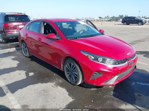 3KPF24AD6RE835781 2024 KIA FORTE - Image 1