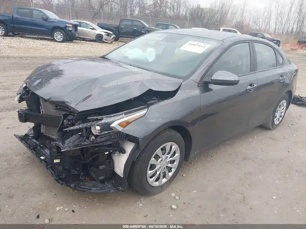 3KPF24AD6RE835957 2024 KIA FORTE - Image 2