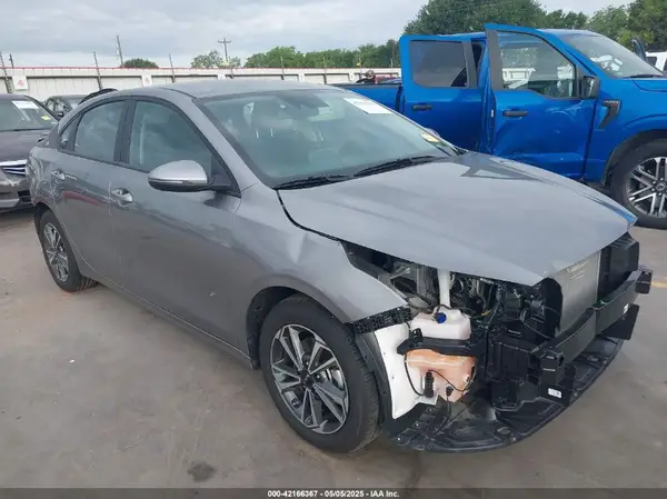 3KPF24AD6RE836512 2024 KIA FORTE - Image 1