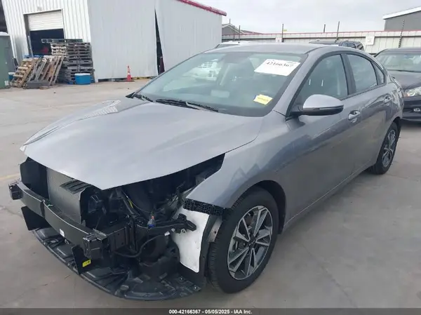 3KPF24AD6RE836512 2024 KIA FORTE - Image 2
