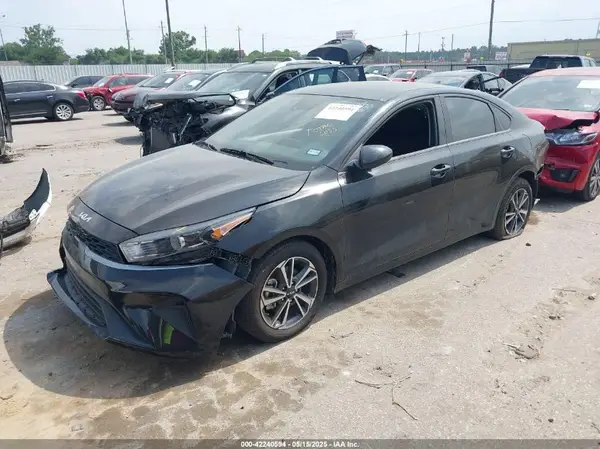 3KPF24AD6RE837000 2024 KIA FORTE - Image 2