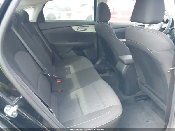 3KPF24AD6RE837000 2024 KIA FORTE - Image 8