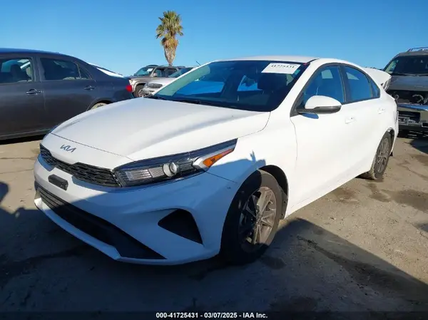 3KPF24AD6RE837112 2024 KIA FORTE - Image 2