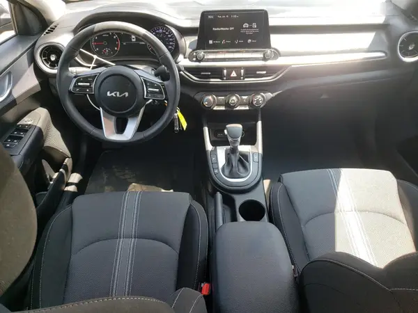 3KPF24AD6RE839054 2024 KIA FORTE - Image 8