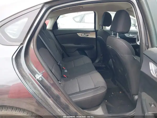 3KPF24AD6RE841015 2024 KIA FORTE - Image 8