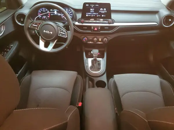3KPF24AD6RE841306 2024 KIA FORTE - Image 8