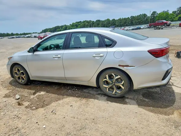 3KPF24AD7KE008104 2019 KIA FORTE - Image 2