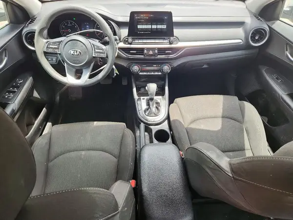 3KPF24AD7KE008104 2019 KIA FORTE - Image 8