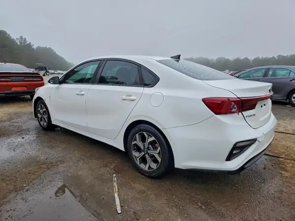 3KPF24AD7KE009480 2019 KIA FORTE - Image 2