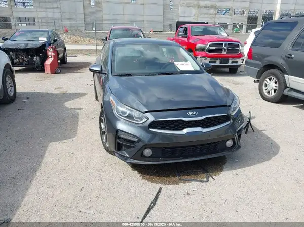 3KPF24AD7KE010712 2019 KIA FORTE - Image 1