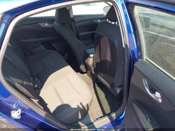3KPF24AD7KE012928 2019 KIA FORTE - Image 8