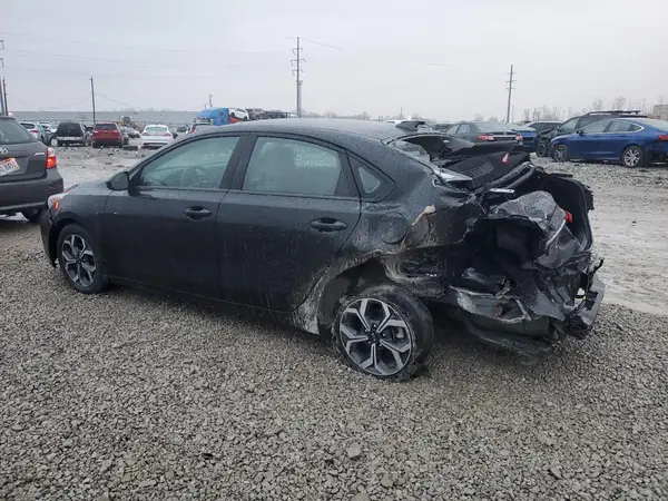 3KPF24AD7KE013481 2019 KIA FORTE - Image 2