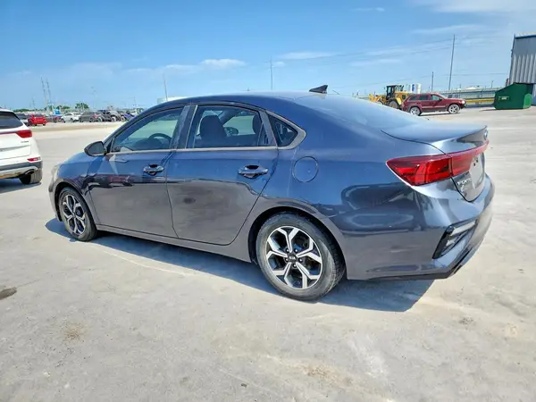 3KPF24AD7KE013688 2019 KIA FORTE - Image 2