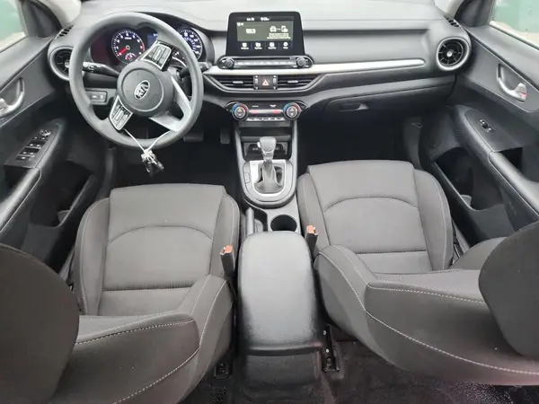 3KPF24AD7KE018812 2019 KIA FORTE - Image 8