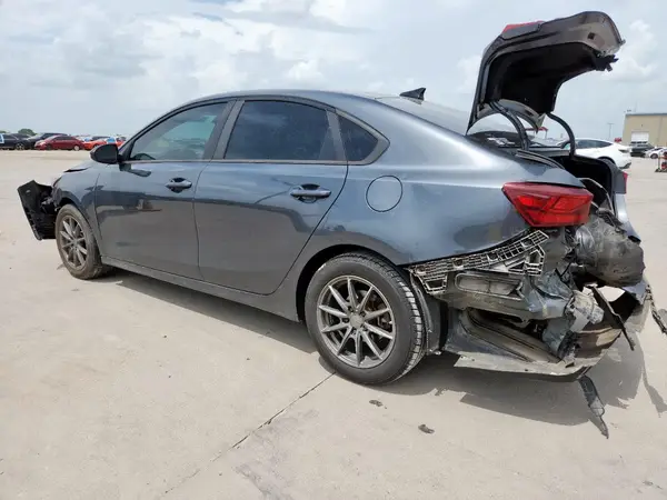 3KPF24AD7KE021516 2019 KIA FORTE - Image 2
