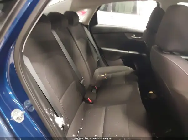 3KPF24AD7KE023458 2019 KIA FORTE - Image 8