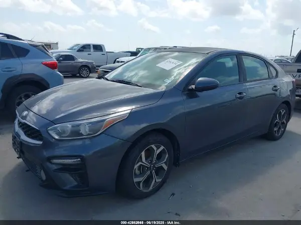 3KPF24AD7KE027526 2019 KIA FORTE - Image 2