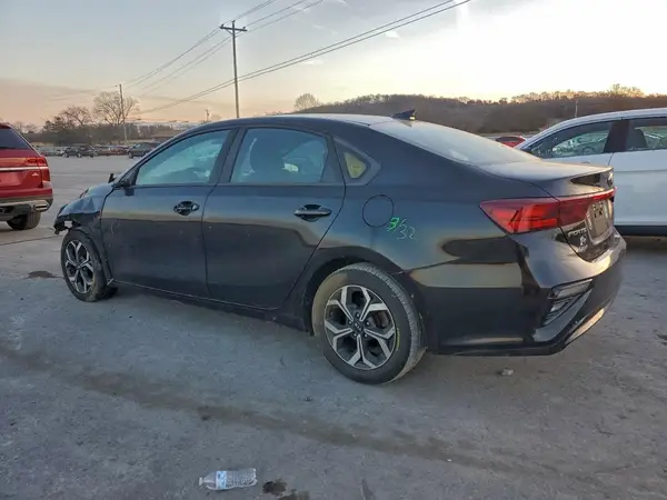 3KPF24AD7KE030118 2019 KIA FORTE - Image 2