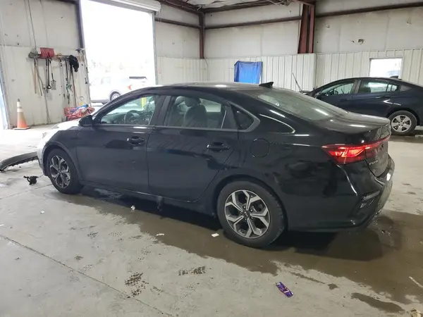 3KPF24AD7KE030328 2019 KIA FORTE - Image 2
