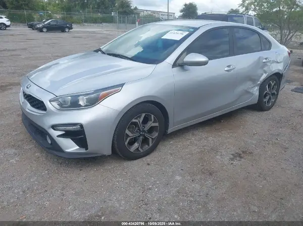 3KPF24AD7KE032595 2019 KIA FORTE - Image 2