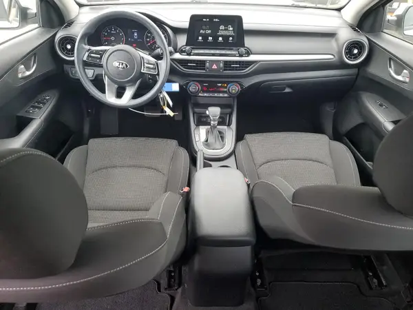 3KPF24AD7KE032810 2019 KIA FORTE - Image 8
