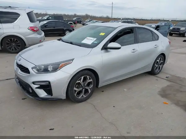 3KPF24AD7KE034041 2019 KIA FORTE - Image 2