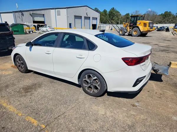 3KPF24AD7KE040163 2019 KIA FORTE - Image 2