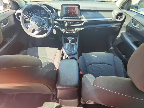 3KPF24AD7KE040163 2019 KIA FORTE - Image 8