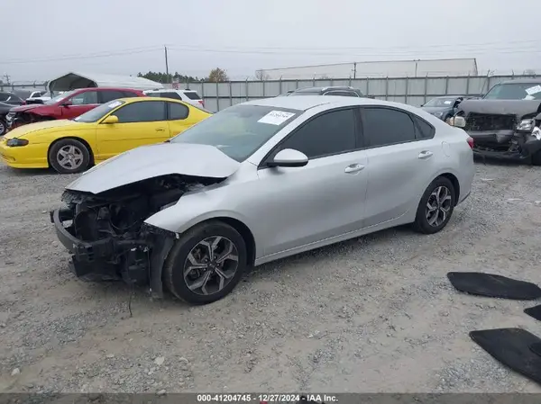 3KPF24AD7KE040180 2019 KIA FORTE - Image 2