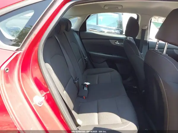 3KPF24AD7KE042785 2019 KIA FORTE - Image 8