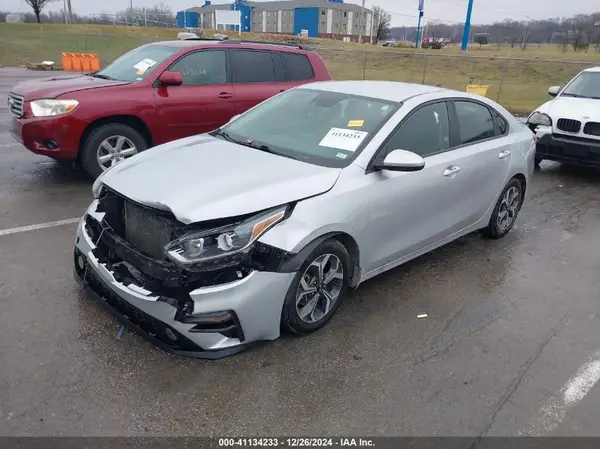 3KPF24AD7KE043063 2019 KIA FORTE - Image 2