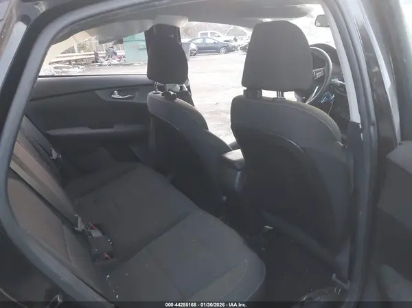 3KPF24AD7KE045993 2019 KIA FORTE - Image 8