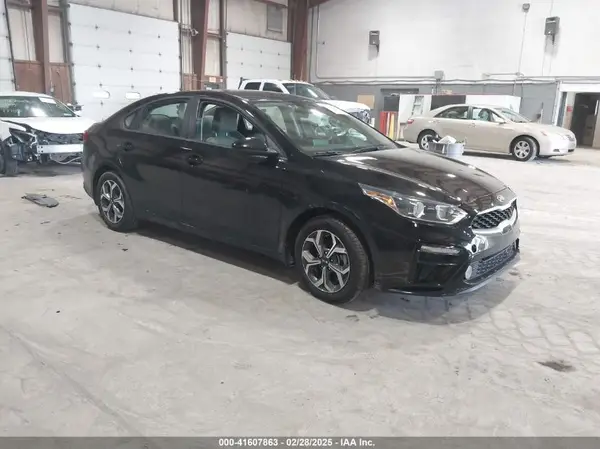 3KPF24AD7KE047226 2019 KIA FORTE - Image 1